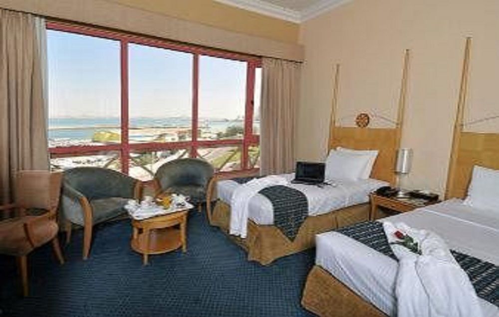 Happy Days Hotel Манама Екстериор снимка