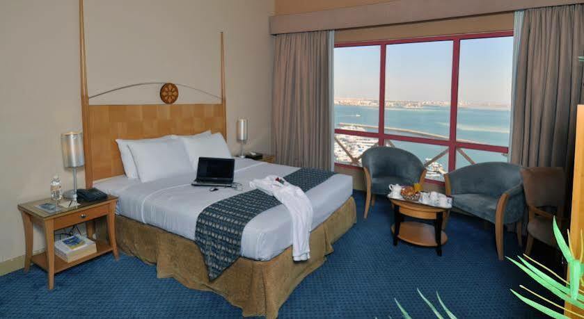Happy Days Hotel Манама Екстериор снимка